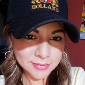 Meet your Posher, Lorena